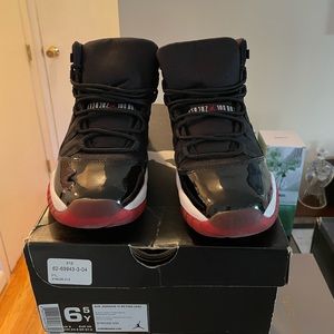 Nike air Jordans Retro Bred 11s